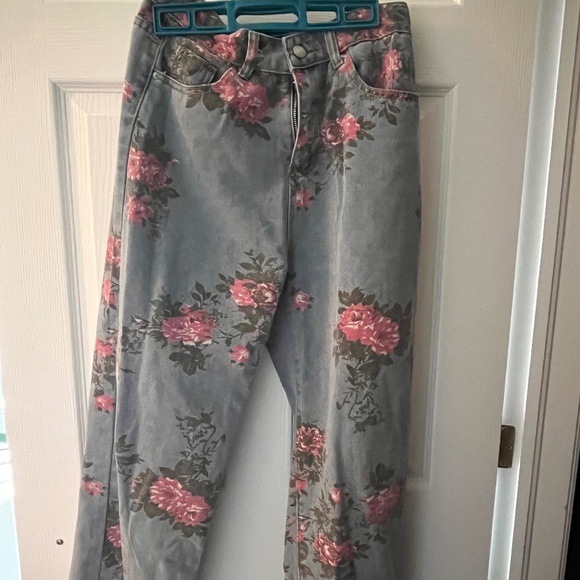 Flower jeans - Picture 1 of 1